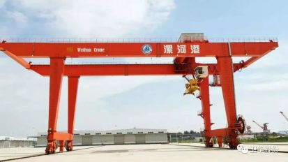   衛(wèi)華起重，飛天入海！